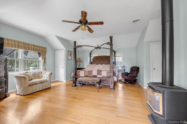 1361 Boxwood Drive E, Hewlett Harbor, NY 11557