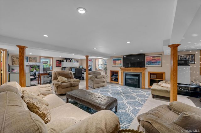 1361 Boxwood Drive E, Hewlett Harbor, NY 11557