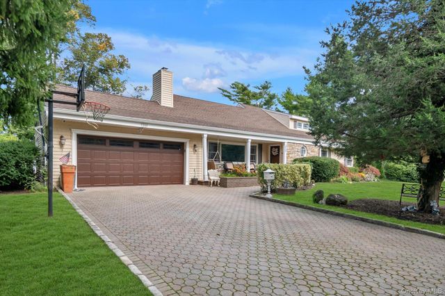 1361 Boxwood Drive E, Hewlett Harbor, NY 11557