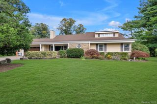 1361 Boxwood Drive E, Hewlett Harbor, NY 11557