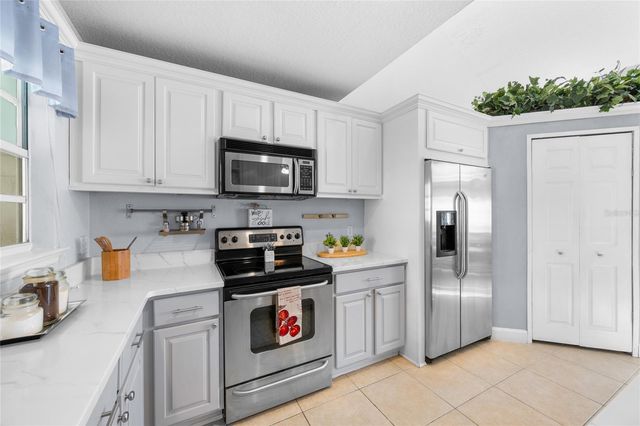 1523 FARRINDON CIRCLE, Lake Mary, FL 32746