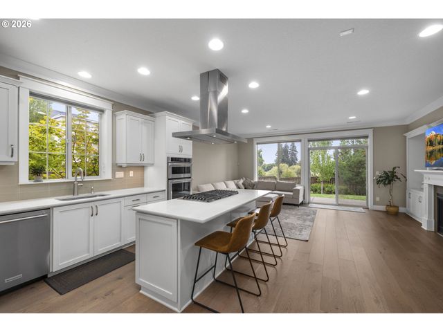 15820 Nw LINDER St, Portland, OR 97229