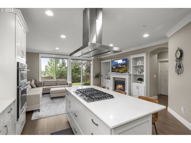 15820 Nw LINDER St, Portland, OR 97229