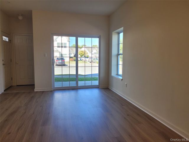 296 Ruth Court, Middletown, NY 10940