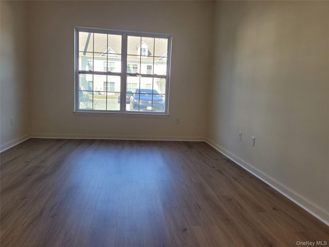 296 Ruth Court, Middletown, NY 10940