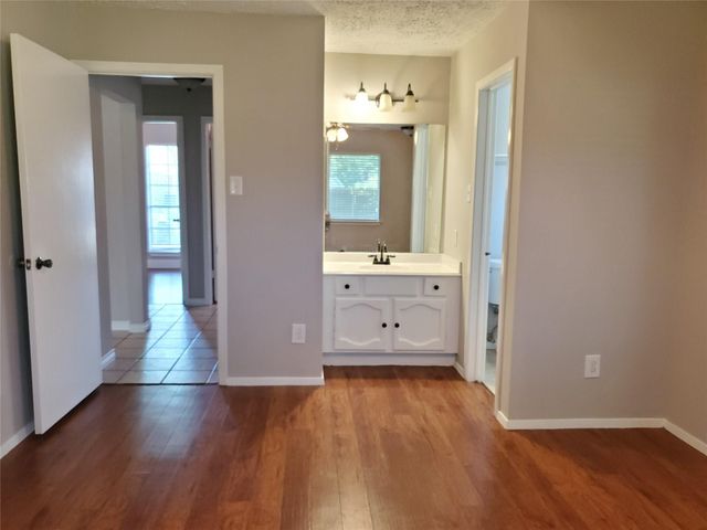 16315 Thistleglen Lane, Houston, TX 77095