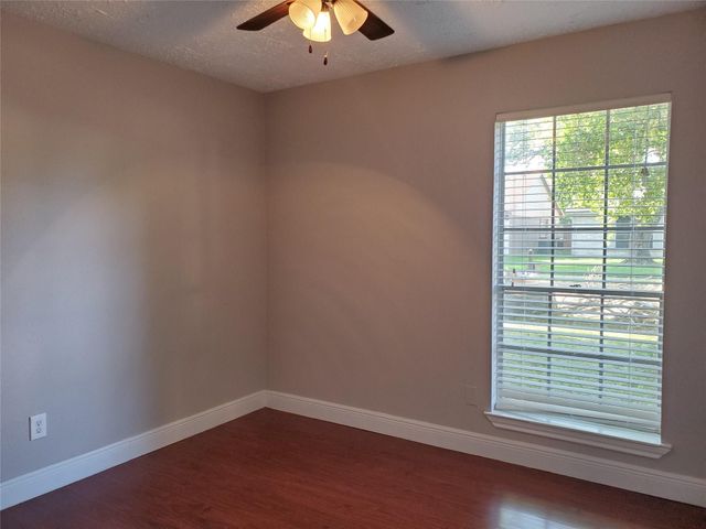 16315 Thistleglen Lane, Houston, TX 77095