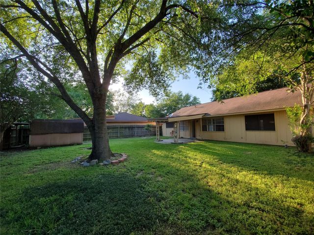 16315 Thistleglen Lane, Houston, TX 77095