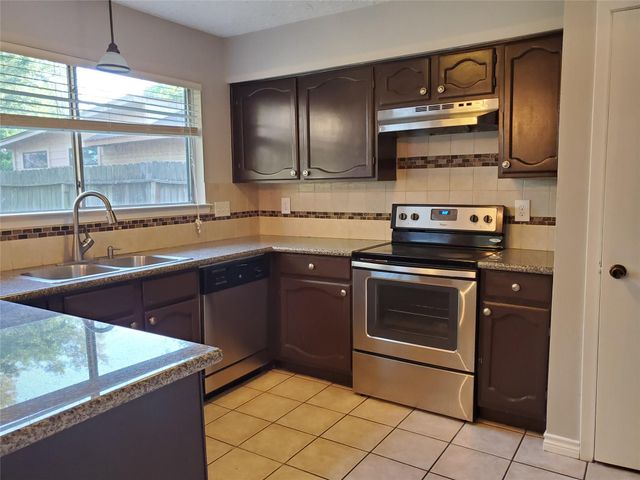 16315 Thistleglen Lane, Houston, TX 77095