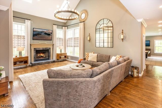 9 Edgewood Ter, Randolph Twp., NJ 07869