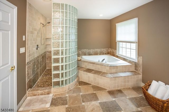 9 Edgewood Ter, Randolph Twp., NJ 07869