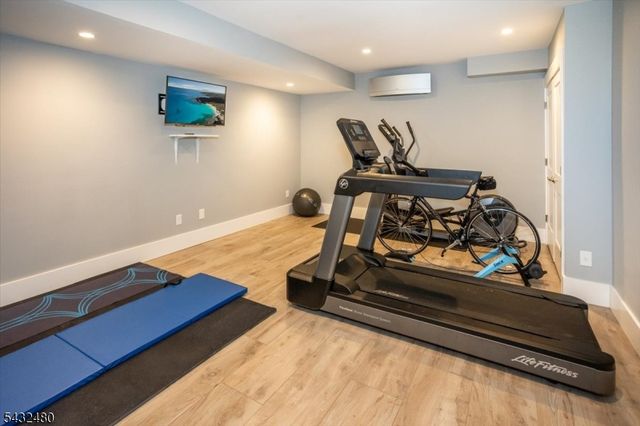 9 Edgewood Ter, Randolph Twp., NJ 07869