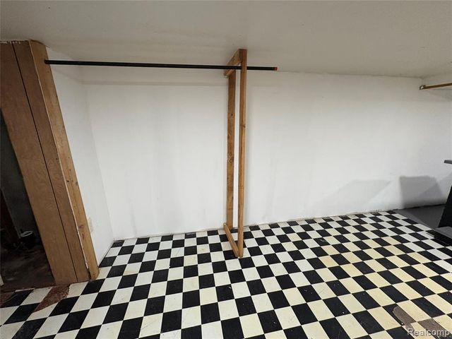 1510 S River Park Drive, Inkster, MI 48141