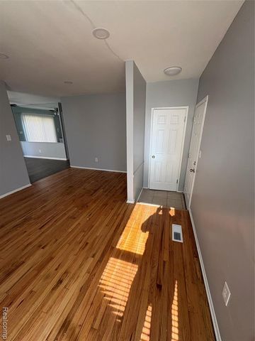 1510 S River Park Drive, Inkster, MI 48141