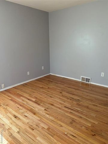 1510 S River Park Drive, Inkster, MI 48141