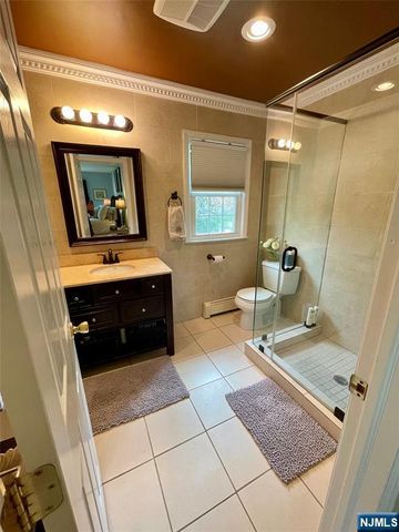 7 Windsor Place, Old Tappan, NJ 07675