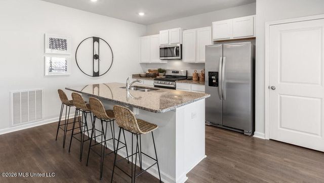 19 S Thorn Tree Street, Byhalia, MS 38611