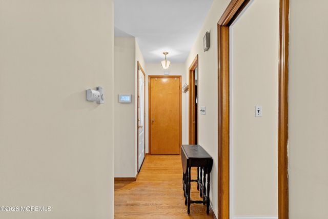8 Riccis Drive, Jackson, NJ 08527