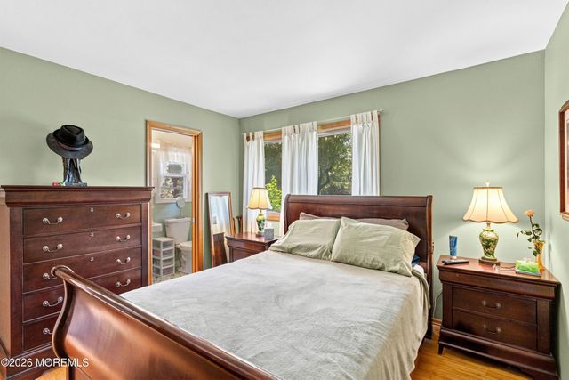 8 Riccis Drive, Jackson, NJ 08527