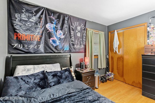 8 Riccis Drive, Jackson, NJ 08527