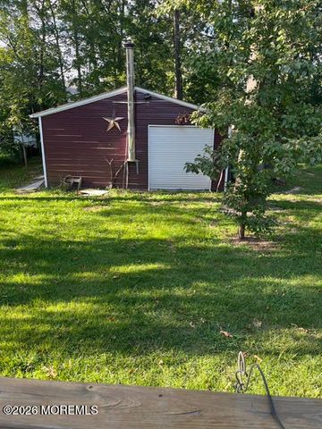 8 Riccis Drive, Jackson, NJ 08527