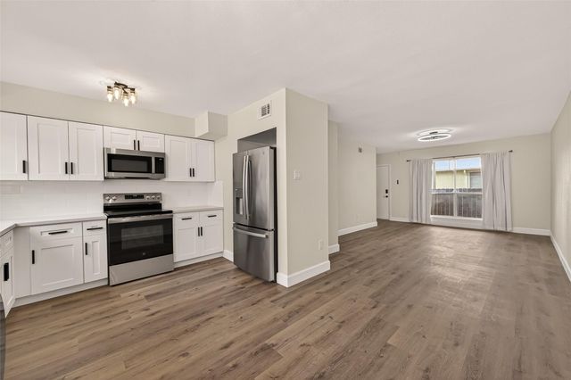 7714 Renwick Drive M67, Houston, TX 77081