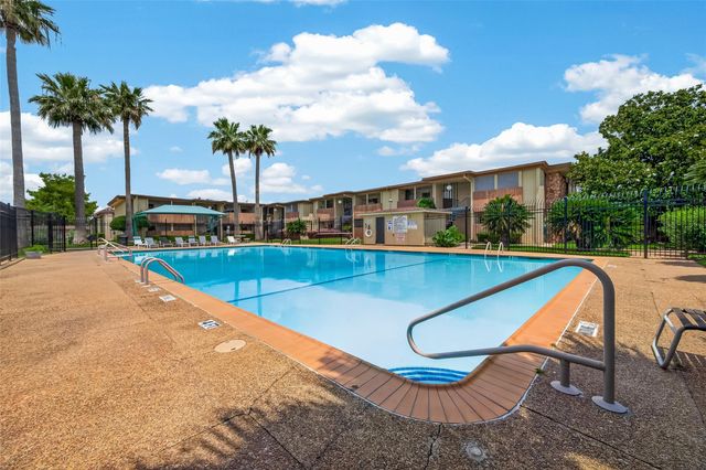 7714 Renwick Drive M67, Houston, TX 77081