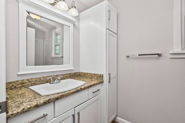 3315 1st Street, Des Moines, IA 50313