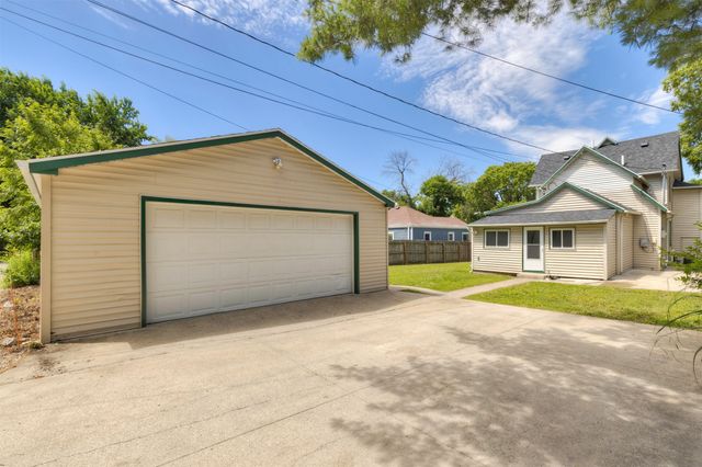 3315 1st Street, Des Moines, IA 50313