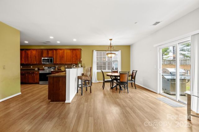 4124 Houldsworth Drive, Charlotte, NC 28213