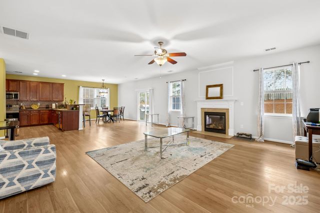 4124 Houldsworth Drive, Charlotte, NC 28213