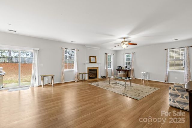 4124 Houldsworth Drive, Charlotte, NC 28213