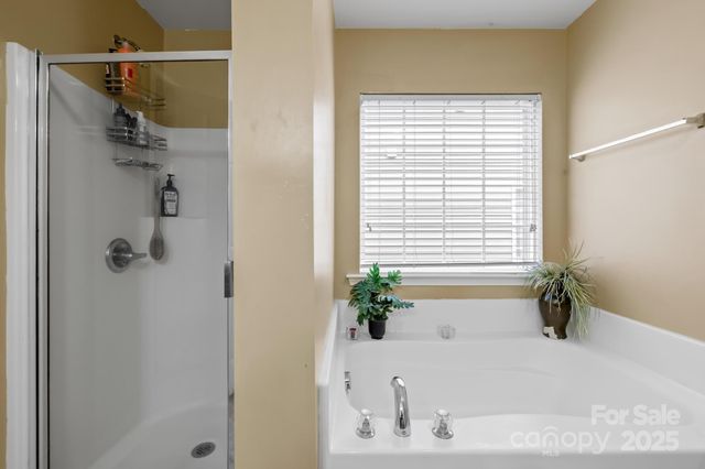 4124 Houldsworth Drive, Charlotte, NC 28213