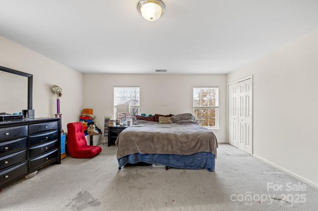 4124 Houldsworth Drive, Charlotte, NC 28213