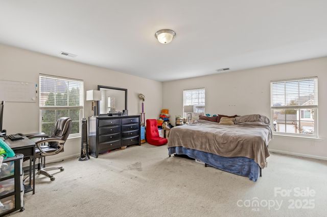 4124 Houldsworth Drive, Charlotte, NC 28213