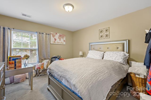 4124 Houldsworth Drive, Charlotte, NC 28213