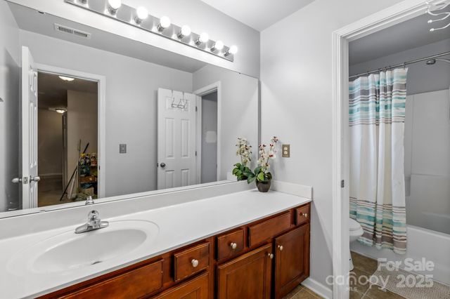 4124 Houldsworth Drive, Charlotte, NC 28213