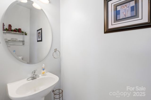 4124 Houldsworth Drive, Charlotte, NC 28213