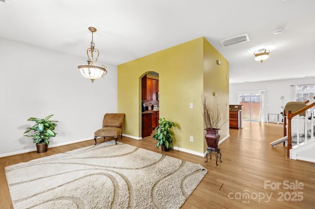 4124 Houldsworth Drive, Charlotte, NC 28213