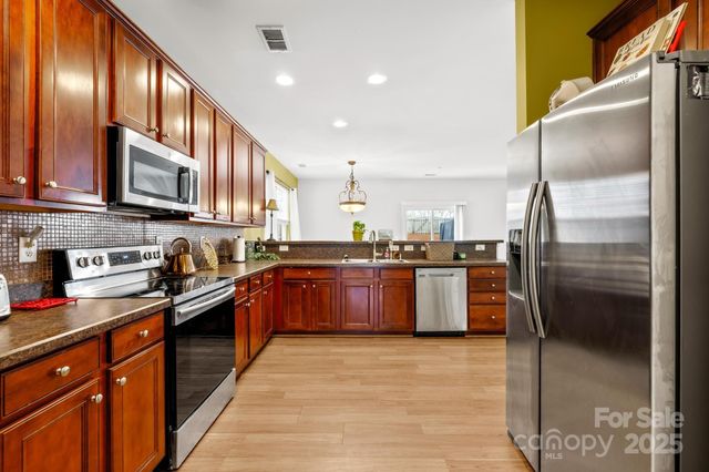 4124 Houldsworth Drive, Charlotte, NC 28213