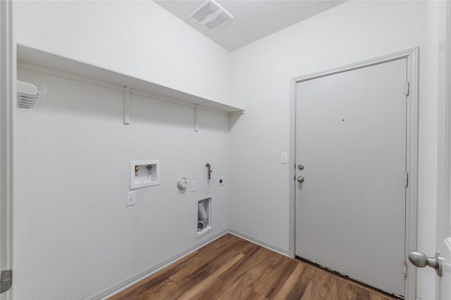 356 Shiner LN, Georgetown, TX 78626