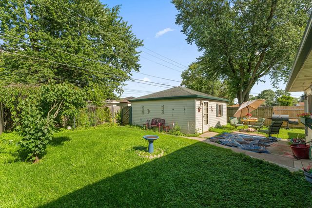 17237 Greenbay Avenue, Lansing, IL 60438