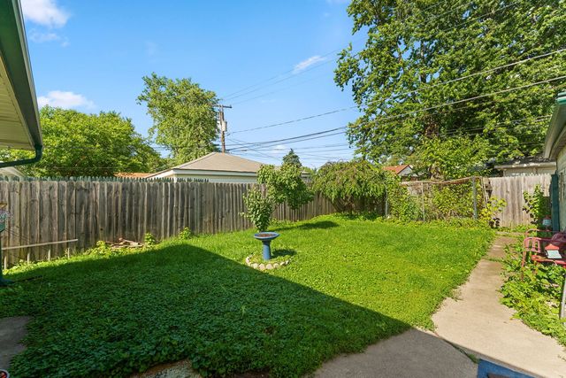 17237 Greenbay Avenue, Lansing, IL 60438