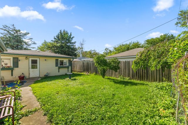 17237 Greenbay Avenue, Lansing, IL 60438