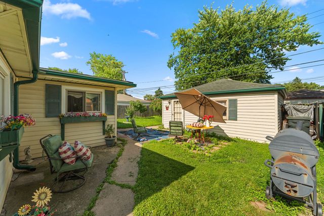 17237 Greenbay Avenue, Lansing, IL 60438