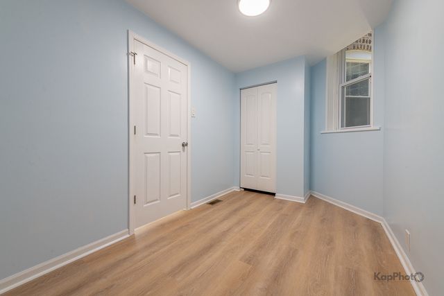 2821 S Emerald Avenue 1R, Chicago, IL 60616