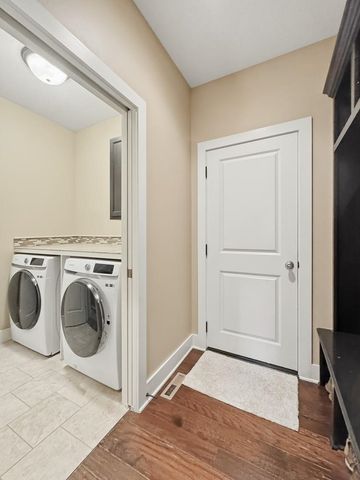 2511 N Ridgehurst, Wichita, KS 67228