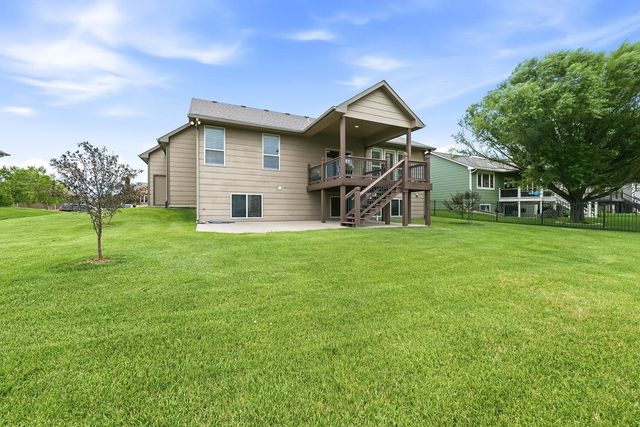 2511 N Ridgehurst, Wichita, KS 67228