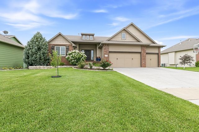 2511 N Ridgehurst, Wichita, KS 67228