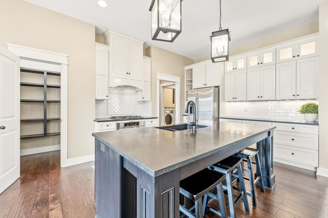 2511 N Ridgehurst, Wichita, KS 67228